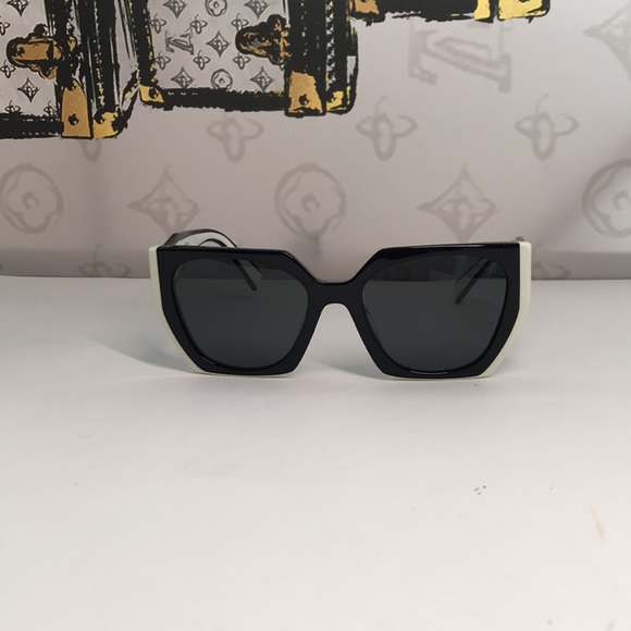 NEW AUTHENTIC  Prada PR 15WS 09Q5S0 Women’s Sunglasses – Black / White Oversiz - Picture 1 of 11